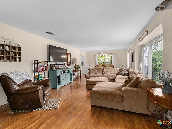 5th image of 908 S Laurel Ave