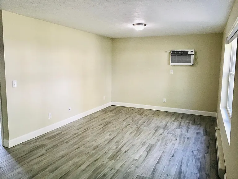 1537 Benjamin Ct #R-00137157 — Photo 16