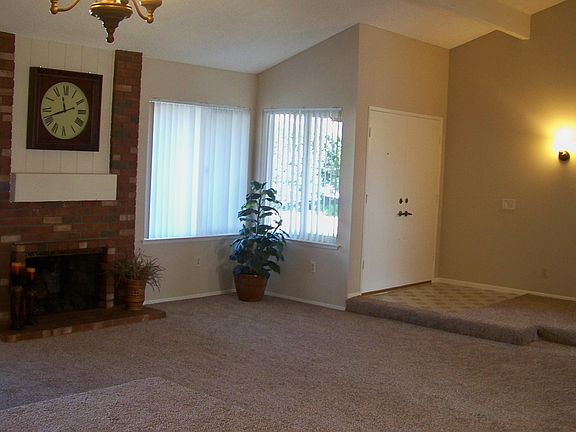 5th image of 9489 Orange St