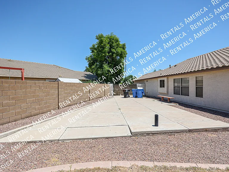 2276 S Bahama Dr — Photo 36