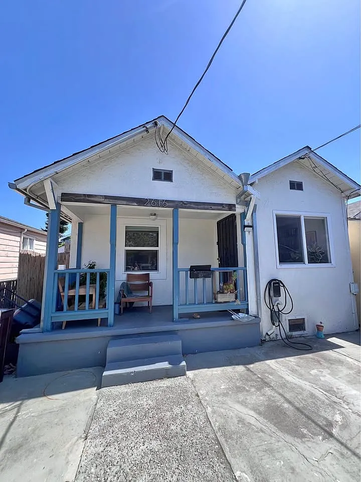 2616 38th Ave photo 1