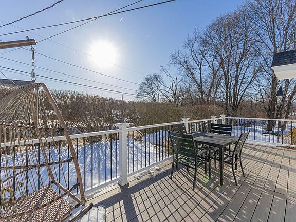 3rd image of 2 Ridgeland Avenue