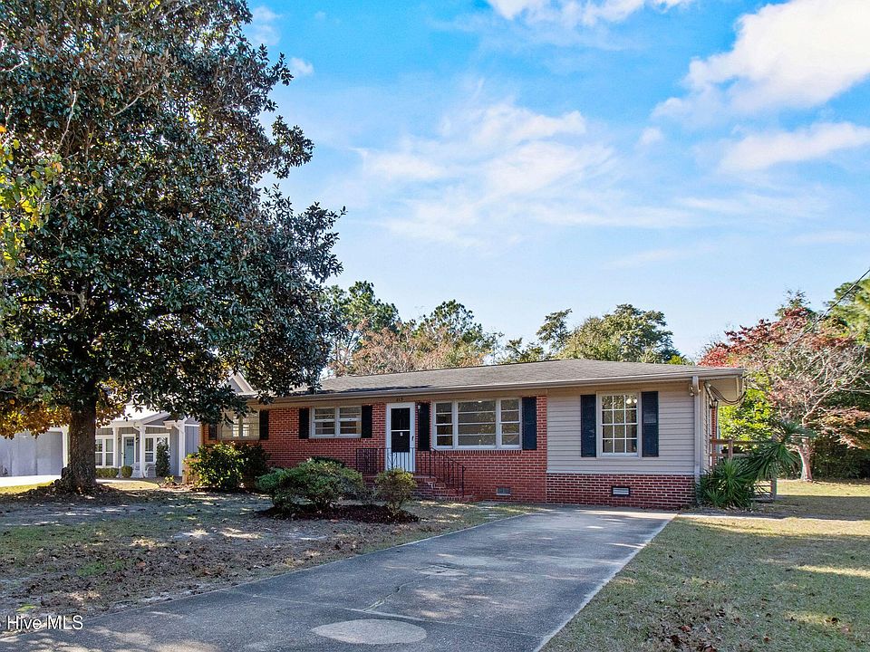 1st image of 213 Woodland Drive