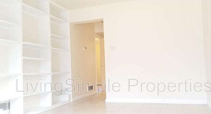 1st image of 223 N Adams St #1