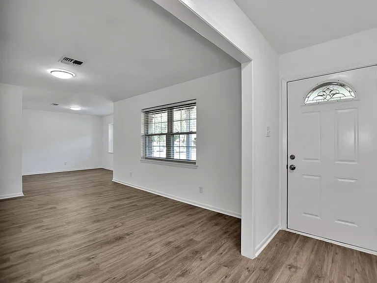 10513 Moorberry Ln — Photo 5