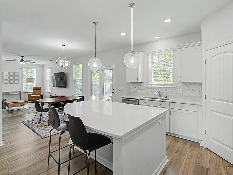 160 Spring Hill Dr — Photo 7