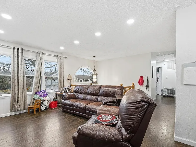 198 Village Dr — Photo 6