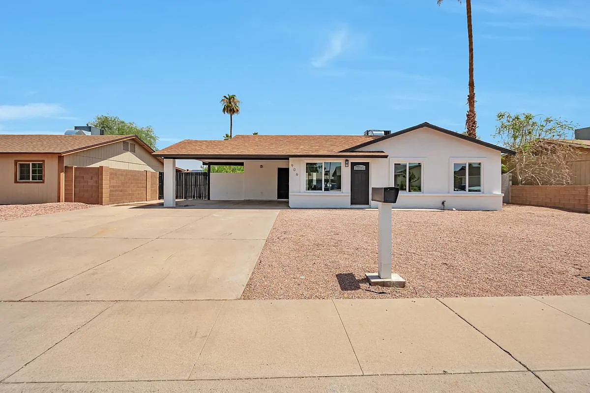 3 bed, 1238 sqft, $2,700 — Photo 3
