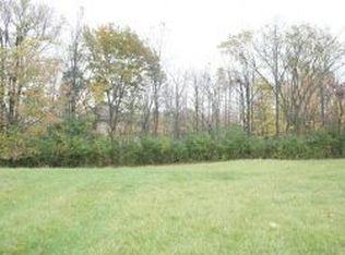 311 Hidden Ridges Ct, Combined Locks, WI 54113