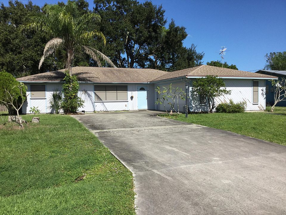 1st image of 261 SE Fallon Dr