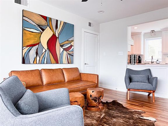 5th image of 2416 Bernardo De Galvez Ave #A