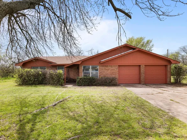 3325 N Grand Ave, Gainesville, TX 76240