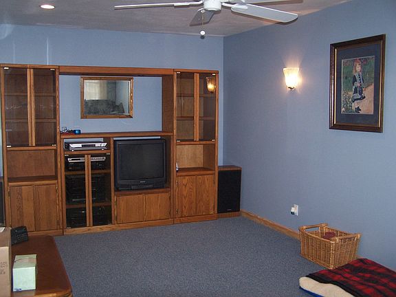 Large Living Rm W/ French Doors