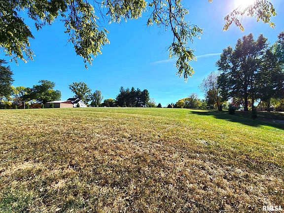 3rd image of 323 Morton Dr