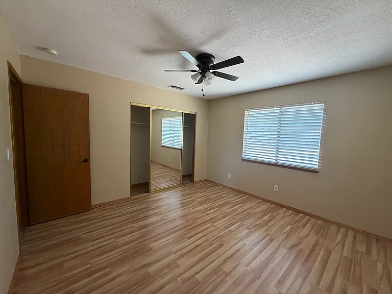 20986 Cayuga Rd — Photo 7