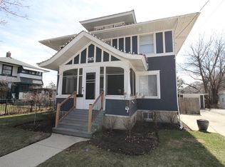 915 Larkin Ave, Elgin, IL 60123