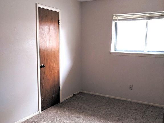 5th image of 1009 N Kaufman Dr