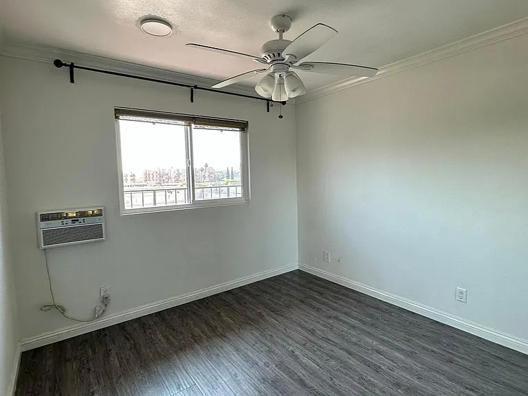 940 New Depot St #6 — Photo 10