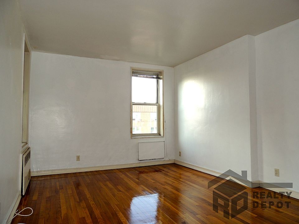 1st image of 4324 43rd St
