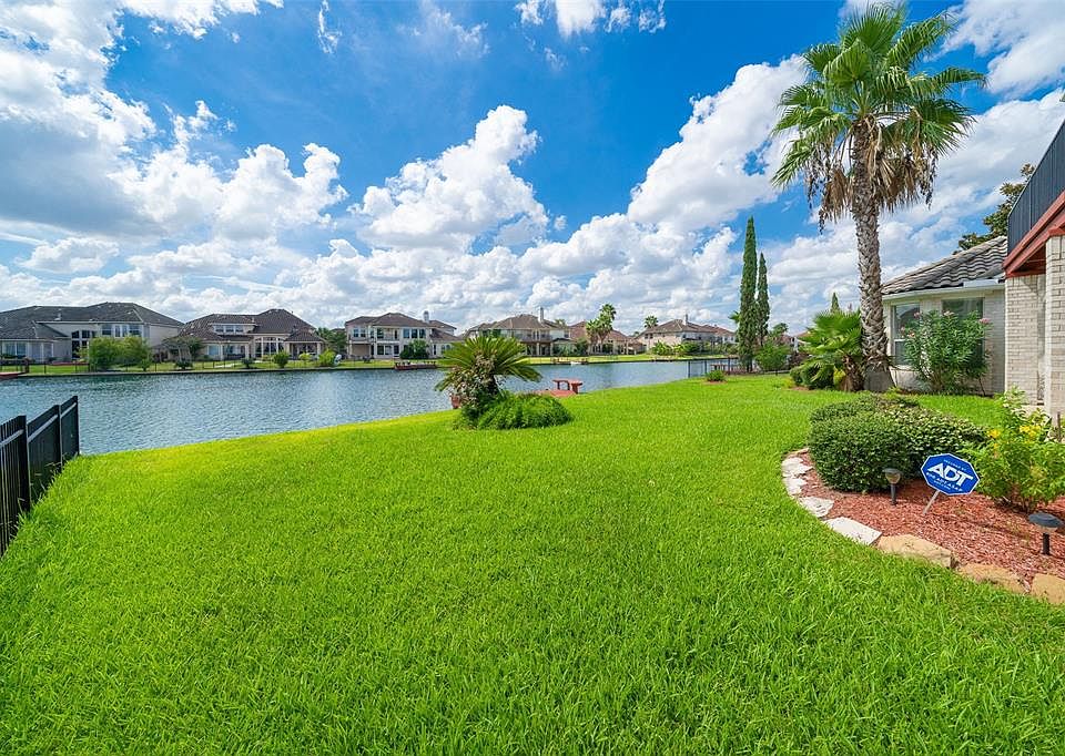 1st image of 11835 Palmetto Shores Dr