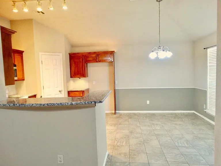 3301 Buckingham Pl — Photo 3