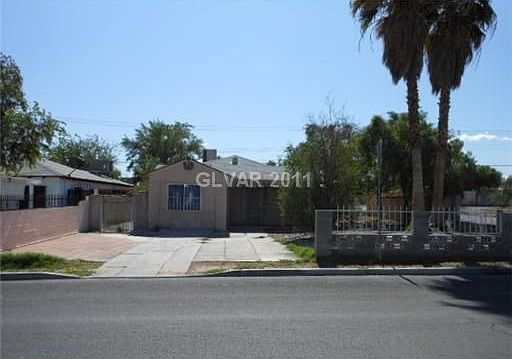 2nd image of 2100 Cedar Ave