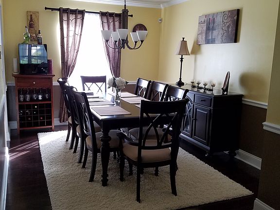 3rd image of 341 Wildwood Dr