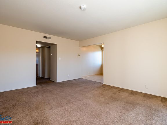 5th image of 642 Blythe Ct APT 5
