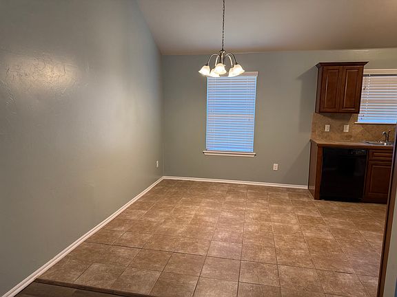 2nd image of 19809 Vista Ave