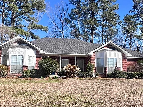3rd image of 363 Pine Hills Dr