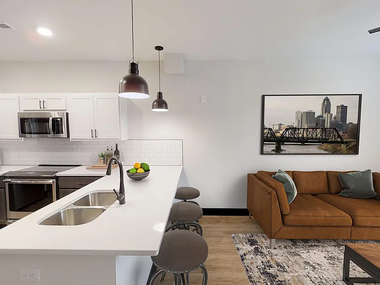 Post House — Photo 45