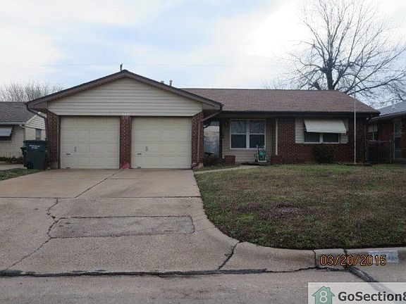 2nd image of 844 Fontana Ln