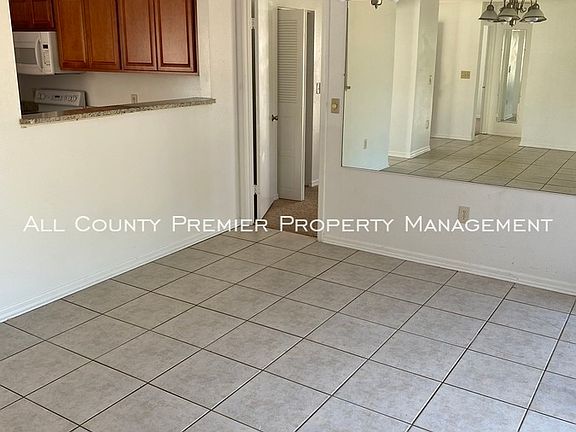 3rd image of 703 Midiron Ln