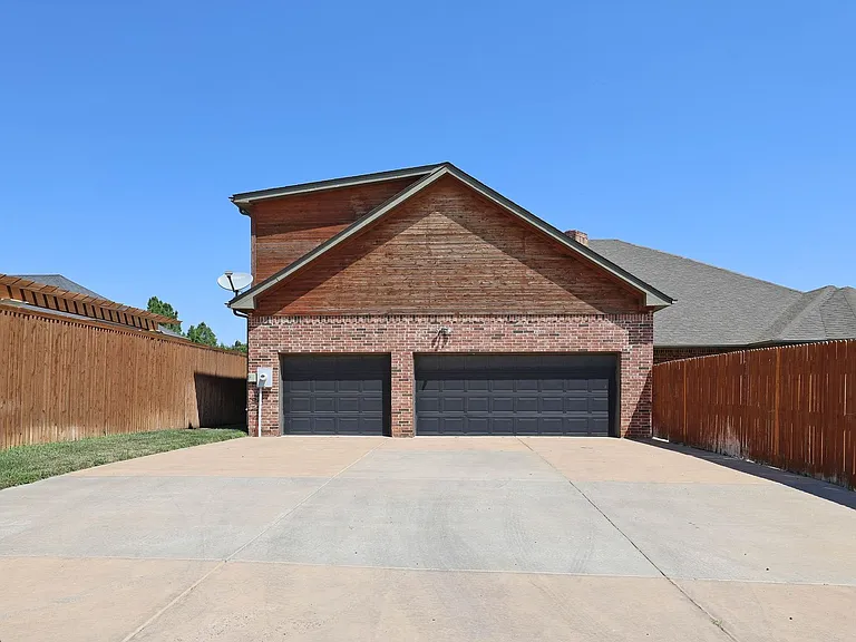 7501 Continental Pkwy — Photo 56