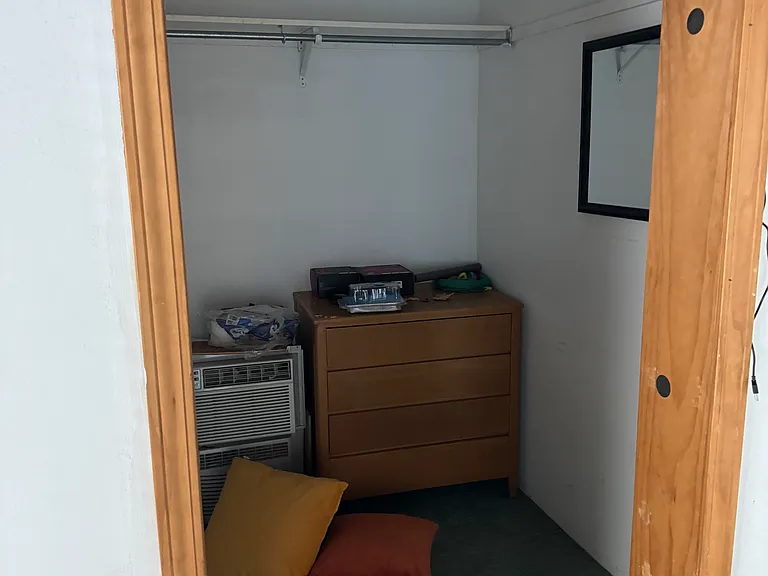 221 E South St — Photo 8