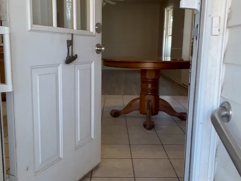 2080 Country Club Dr — Photo 12