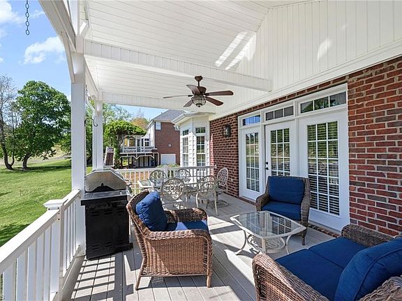 5th image of 531 Oak Valley Blvd