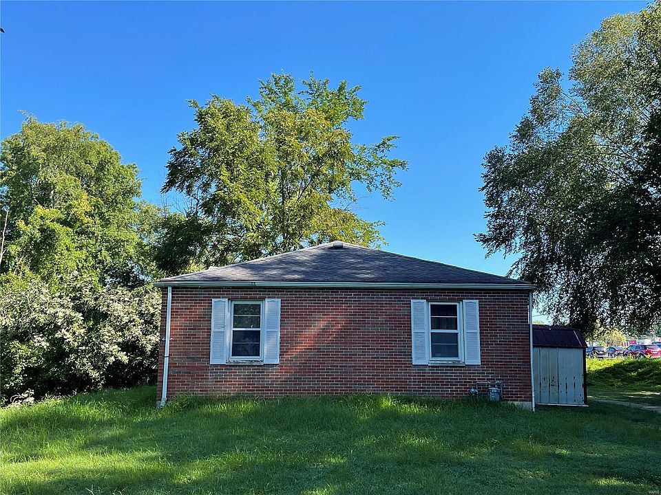 2nd image of 1808 McClintock Ave