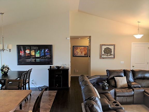4th image of 247 Auburn Dr