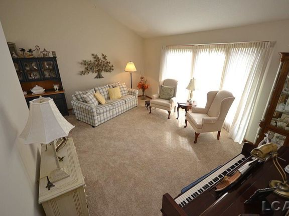 2nd image of 838 Scarlet Oak Dr