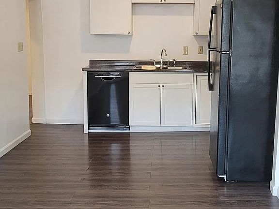 4th image of 733 E Railroad Ave APT 2
