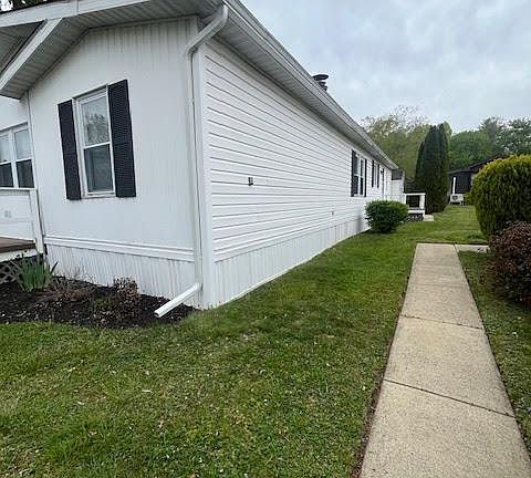 5th image of 527 Ramblewood Ln