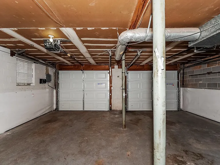 1920 Croydon Cir — Photo 22