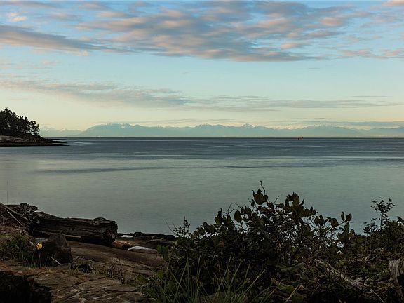 5th image of 281 Bellhouse Rd