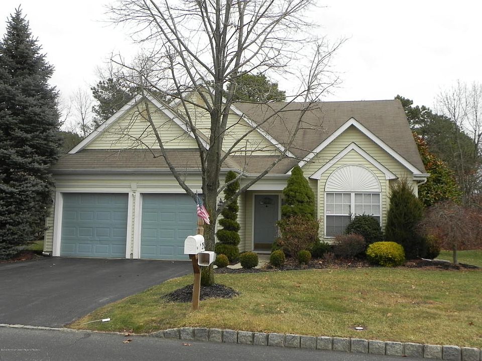 1st image of 25 Valley Stream Ln