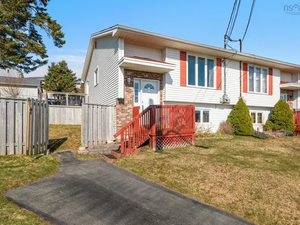 27 Longstaff Ct, Halifax, NS B3G 1H3