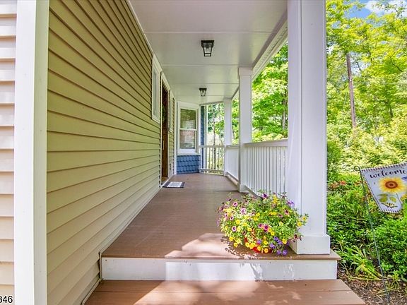 4th image of 23 Rock Creek Woods Dr