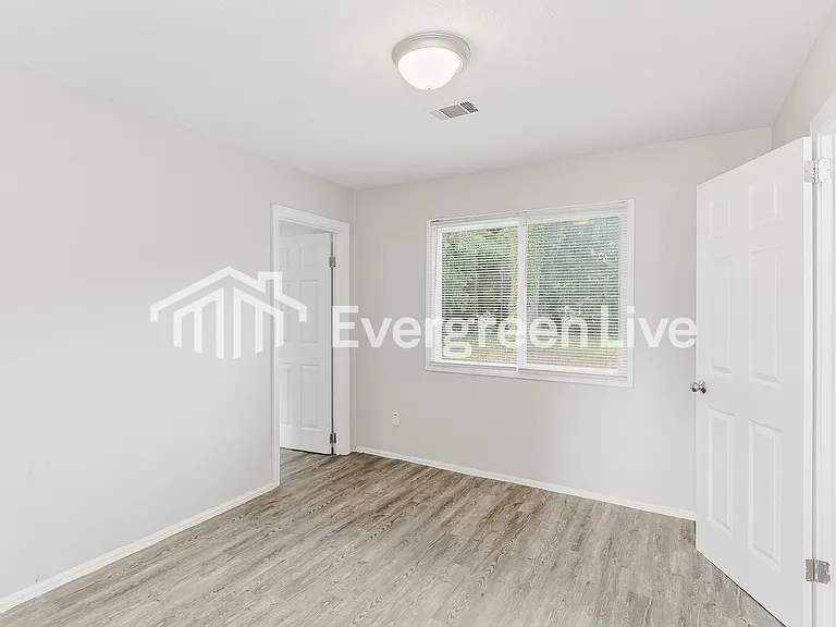 3111 Ashmore Dr — Photo 7