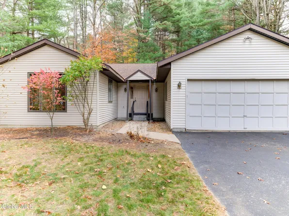 104 Cambridge Ct, Schenectady, NY 12303