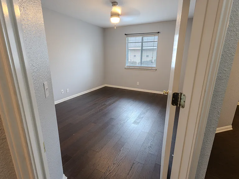 208 Discovery — Photo 5